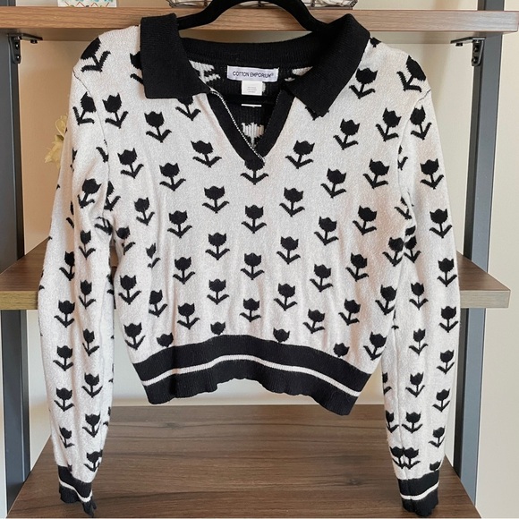 Cotton Emporium Black & White V-Neck Sweater, Size Juniors Large - Picture 1 of 6